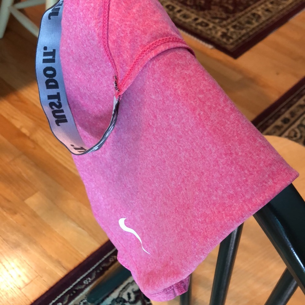 🔥Flash Sale🔥 Nike Dri Fit active Pink Sleeveless Tank Top Small - Picture 17 of 17